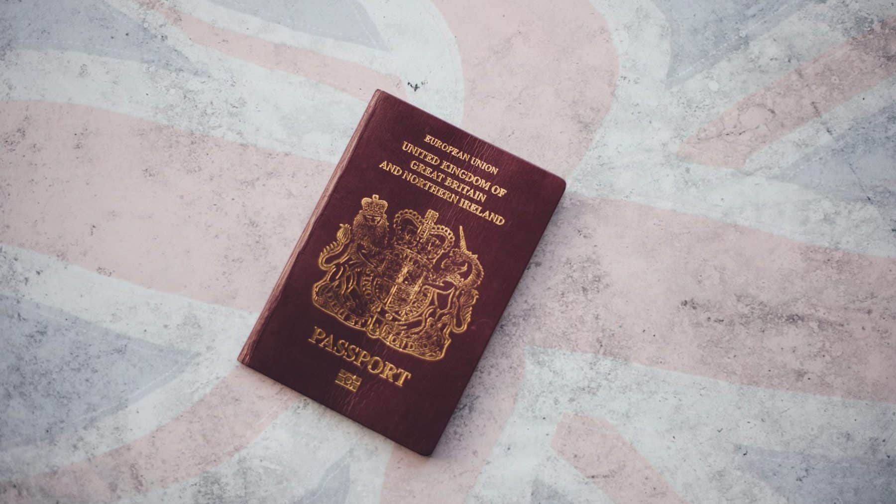 Avvertenza può improvvisamente iniziare parlando di brexit Custodia per Passaporto Custodia UE 
