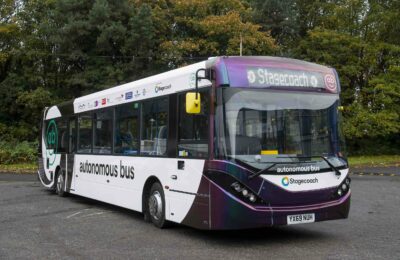 UK, partiti i primi bus a guida autonoma senza conducente