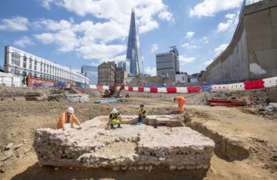 Londra, gli archeologi scoprono un raro mausoleo romano