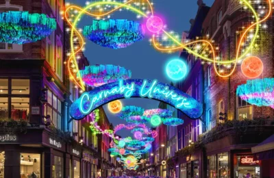 Carnaby Street, accensione luci di Natale rimandata